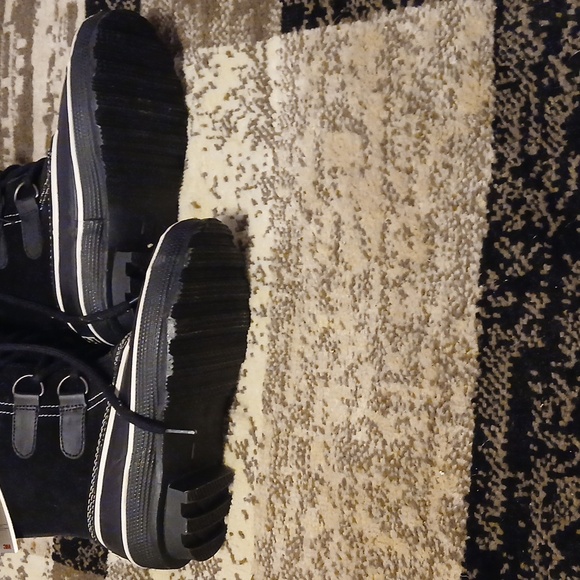 Black Fur-Lined Winter Boots - Picture 3 of 5